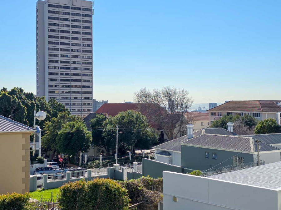 2 Bedroom Property for Sale in Oranjezicht Western Cape